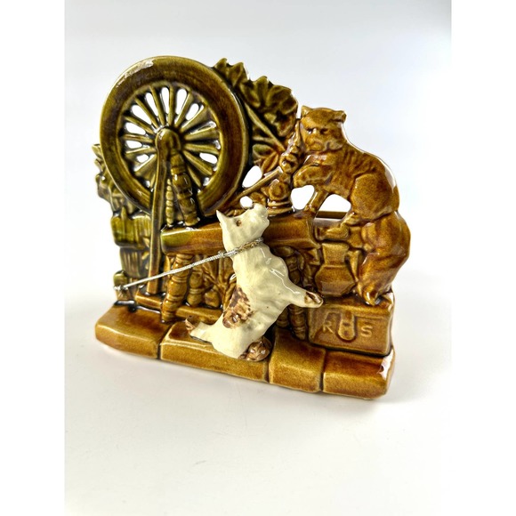 1950's McCoy Pottery Planter Dog And Cat At The Spinning Wheel 6.5" Tall - Picture 3 of 11
